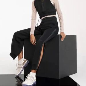 Women’s NIKE SPORTSWEAR Black Side Zip Tech Fleece Sweatpants joggers medium